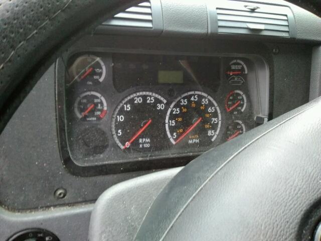 1FUJGLDRXDLFF7276 - 2013 FREIGHTLINER CASCADIA 1 WHITE photo 8