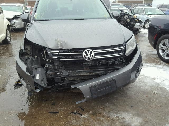 WVGBV7AX4CW003334 - 2012 VOLKSWAGEN TIGUAN S GRAY photo 9