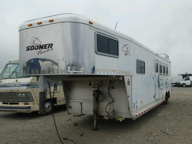 48HSA282641000846 - 2004 HORS TRAILER WHITE photo 2