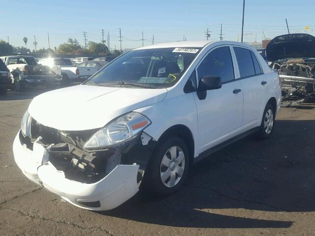 3N1CC1AP0BL393285 - 2011 NISSAN VERSA S WHITE photo 2