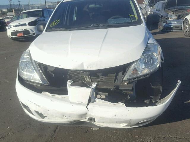 3N1CC1AP0BL393285 - 2011 NISSAN VERSA S WHITE photo 9