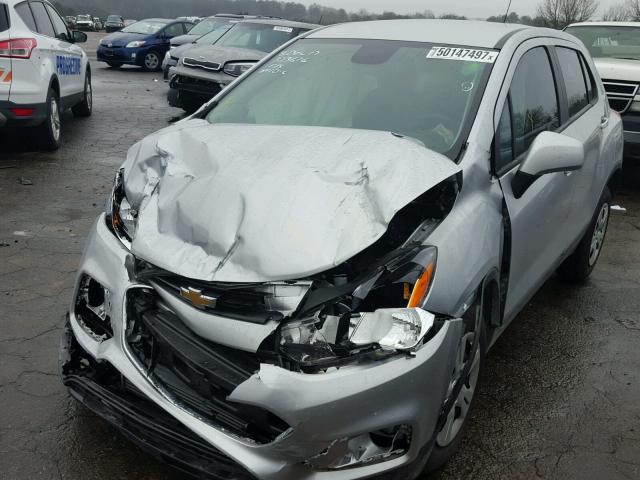 3GNCJKSB4HL229792 - 2017 CHEVROLET TRAX LS SILVER photo 2