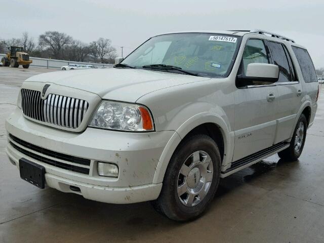 5LMFU27585LJ20297 - 2005 LINCOLN NAVIGATOR GRAY photo 2