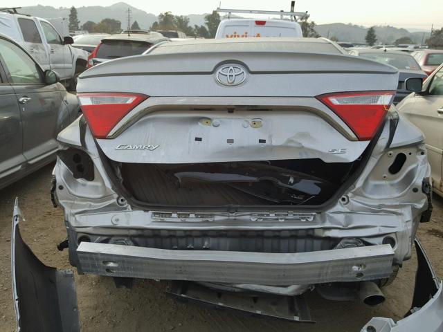 4T1BF1FKXHU326636 - 2017 TOYOTA CAMRY LE SILVER photo 9