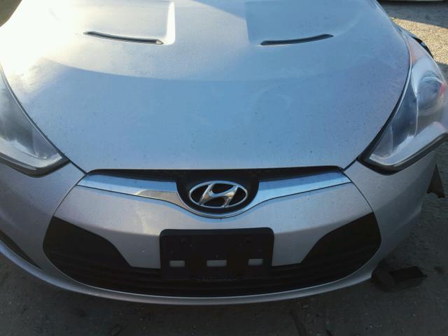 KMHTC6AD0FU223791 - 2015 HYUNDAI VELOSTER B SILVER photo 7