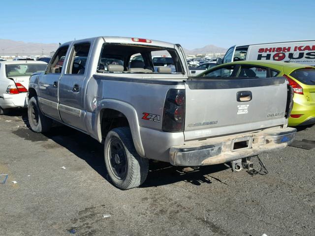 2GCEK13TX51355720 - 2005 CHEVROLET SILVERADO SILVER photo 3