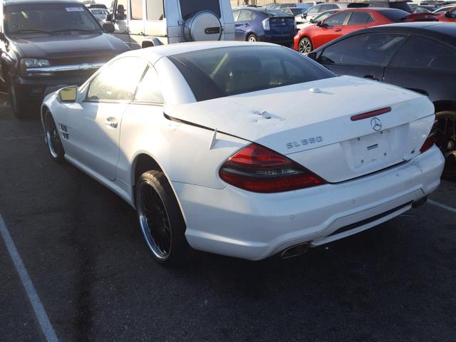 WDBSK71F59F154730 - 2009 MERCEDES-BENZ SL 550 WHITE photo 3