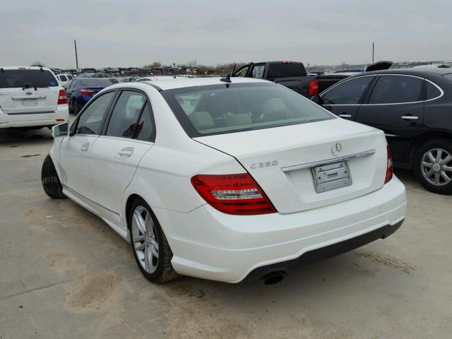 WDDGF4HB0EG207146 - 2014 MERCEDES-BENZ C 250 WHITE photo 3