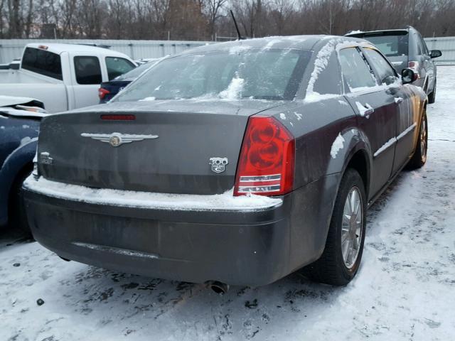 2C3LK63H58H250339 - 2008 CHRYSLER 300C GRAY photo 4