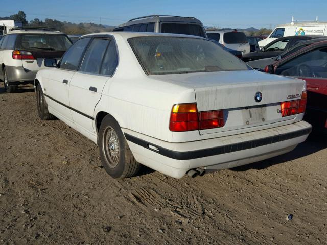 WBAHD6329SGK49993 - 1995 BMW 525 I AUTO WHITE photo 3