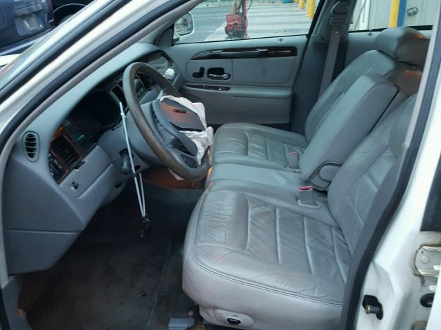 1LNFM82W0WY720323 - 1998 LINCOLN TOWN CAR S WHITE photo 5