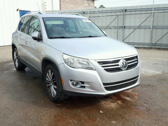 WVGAV7AX2BW529584 - 2011 VOLKSWAGEN TIGUAN S SILVER photo 1