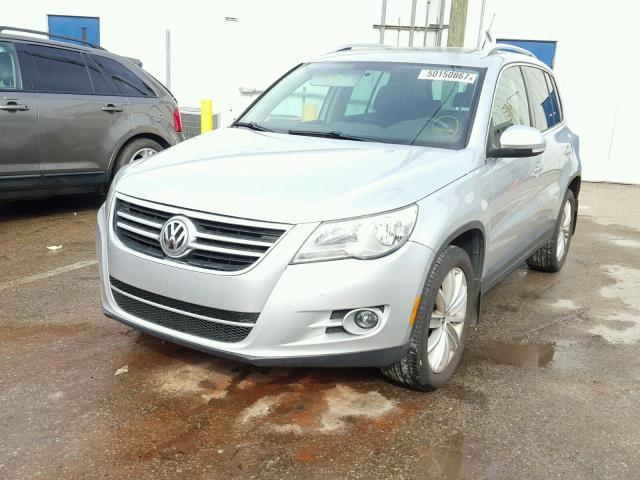 WVGAV7AX2BW529584 - 2011 VOLKSWAGEN TIGUAN S SILVER photo 2