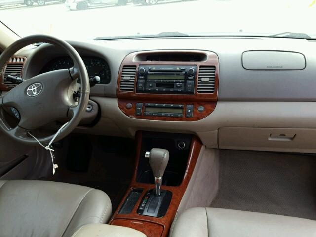 4T1BE32KX4U343080 - 2004 TOYOTA CAMRY LE GREEN photo 9