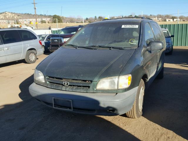 4T3ZF13C4YU251838 - 2000 TOYOTA SIENNA LE GREEN photo 2