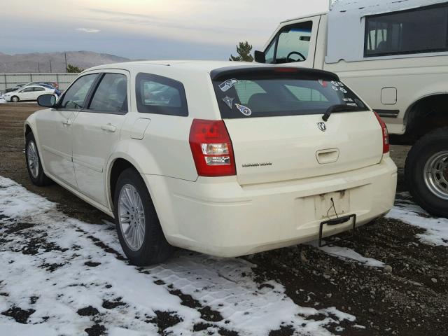 2D4FV48T25H618850 - 2005 DODGE MAGNUM SE WHITE photo 3