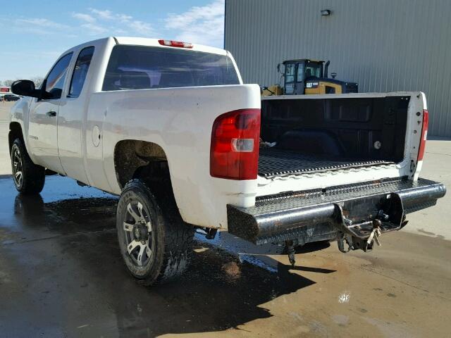 1GCHC29K28E116910 - 2008 CHEVROLET SILVERADO WHITE photo 3