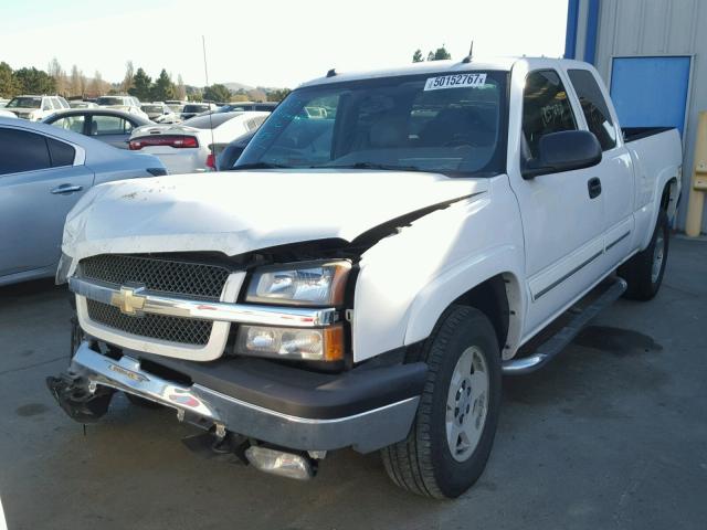 2GCEK19B951345291 - 2005 CHEVROLET SILVERADO WHITE photo 2