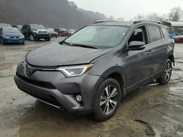 2T3RFREV5JW704061 - 2018 TOYOTA RAV4 ADVEN GRAY photo 2