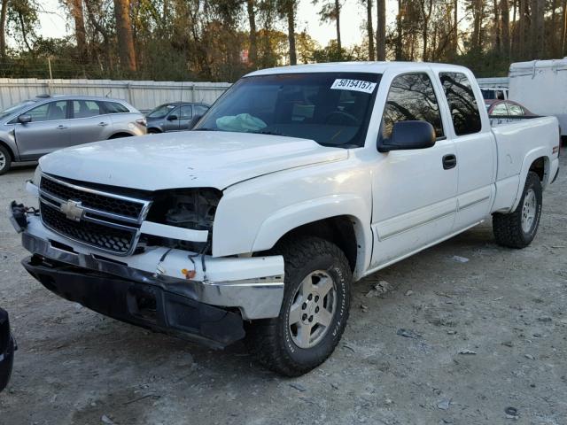 2GCEK19B461109892 - 2006 CHEVROLET SILVERADO WHITE photo 2