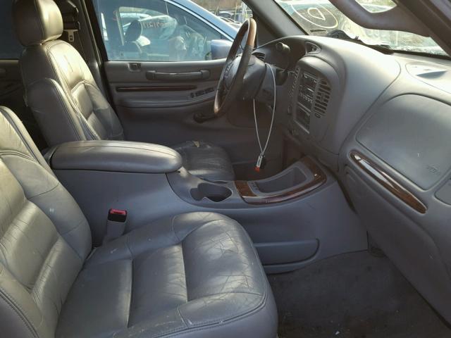 5LMPU28L1WLJ27482 - 1998 LINCOLN NAVIGATOR BLACK photo 5