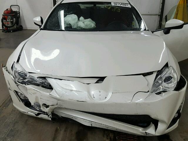 JF1ZNAA10E9701913 - 2014 TOYOTA SCION FR-S თეთრი ფოტო 7