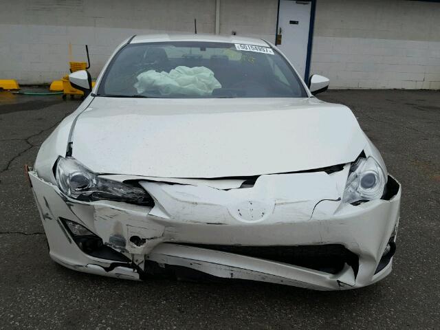 JF1ZNAA10E9701913 - 2014 TOYOTA SCION FR-S თეთრი ფოტო 9