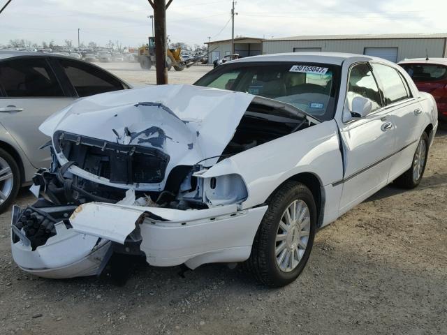 1LNHM81W44Y681971 - 2004 LINCOLN TOWN CAR E WHITE photo 2