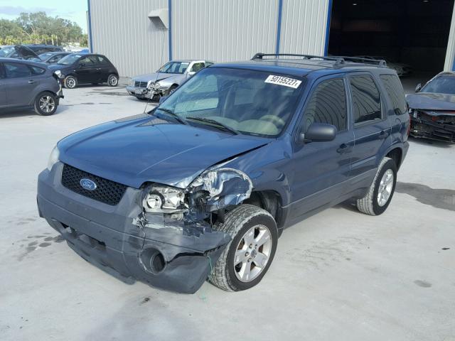 1FMYU03155KC44617 - 2005 FORD ESCAPE XLT BLUE photo 2