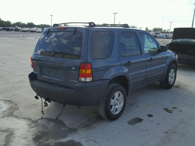 1FMYU03155KC44617 - 2005 FORD ESCAPE XLT BLUE photo 4