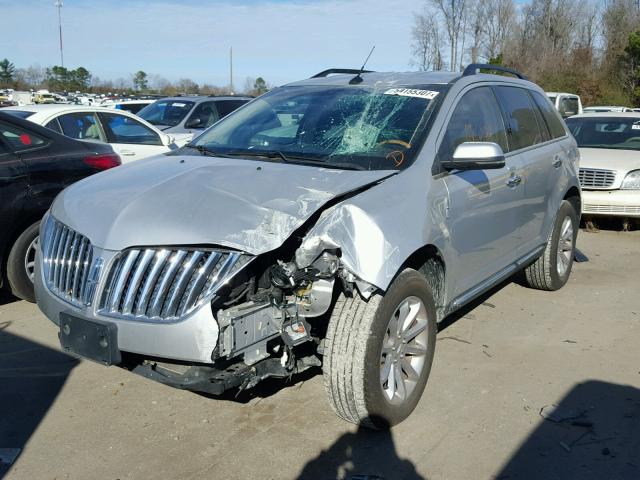 2LMDJ6JK5CBL10567 - 2012 LINCOLN MKX SILVER photo 2