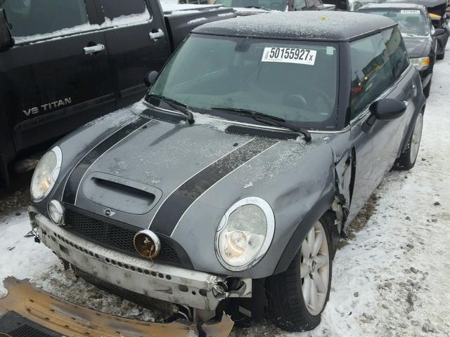 WMWRE33454TD87674 - 2004 MINI COOPER S SILVER photo 2