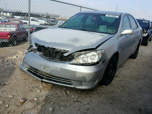 4T1BE32K16U735464 - 2006 TOYOTA CAMRY LE SILVER photo 2