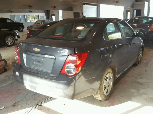 1G1JA5SH4E4233583 - 2014 CHEVROLET SONIC LS GRAY photo 4