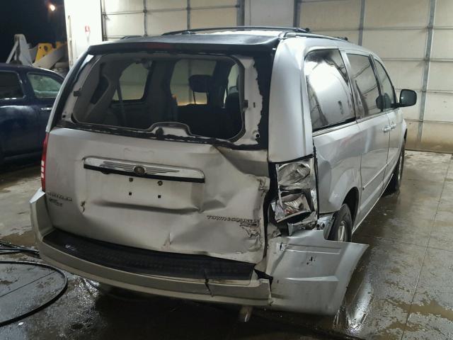 2A4RR5D19AR114979 - 2010 CHRYSLER TOWN & COU GRAY photo 4