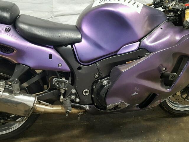 JS1GW71A252107991 - 2005 SUZUKI GSX1300 RK PURPLE photo 7