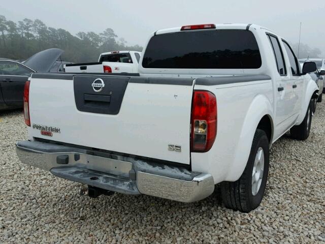 1N6AD07U86C475207 - 2006 NISSAN FRONTIER C WHITE photo 4