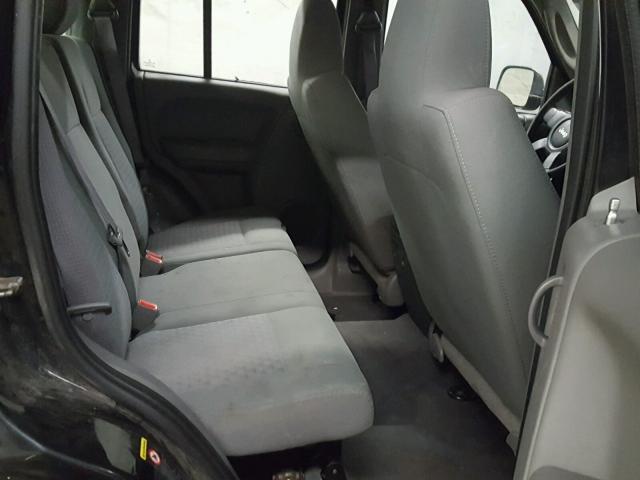 1J8GL48K25W599158 - 2005 JEEP LIBERTY SP BLACK photo 6