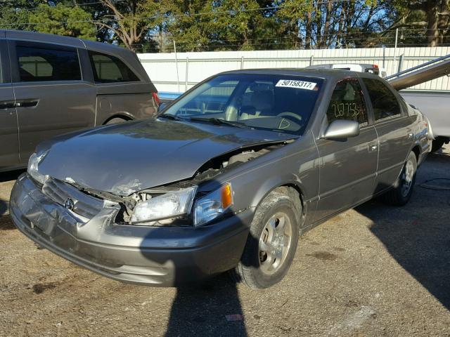 4T1BG22K8VU092517 - 1997 TOYOTA CAMRY CE SILVER photo 2