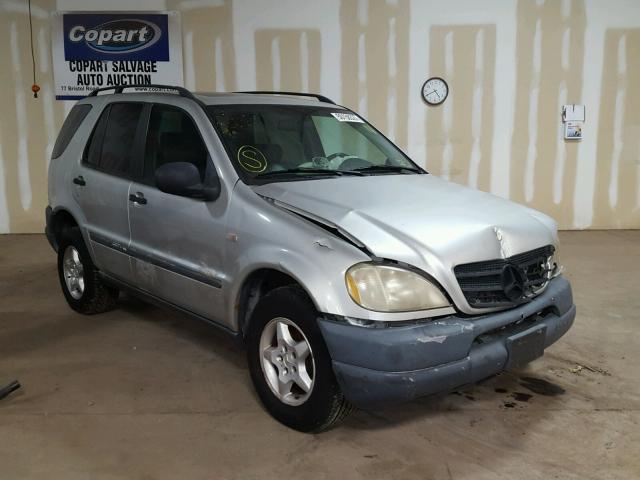 4JGAB54E2XA056300 - 1999 MERCEDES-BENZ ML 320 SILVER photo 1