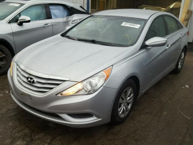 5NPEB4AC4BH014148 - 2011 HYUNDAI SONATA GLS SILVER photo 2