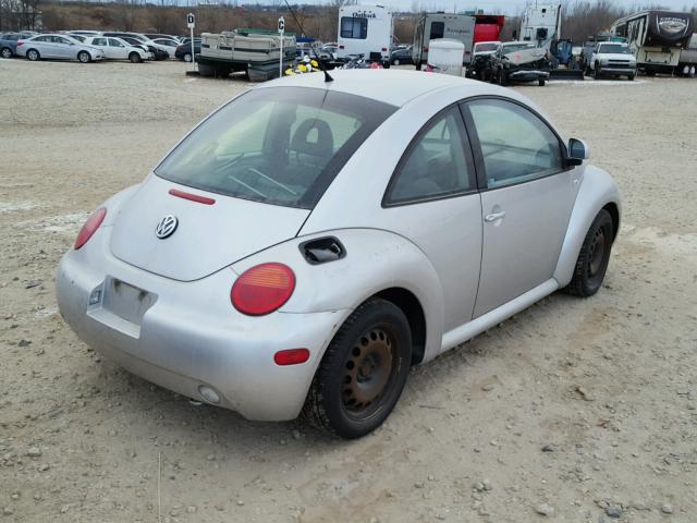 3VWCF21C8YM441378 - 2000 VOLKSWAGEN NEW BEETLE 银色 照片 4