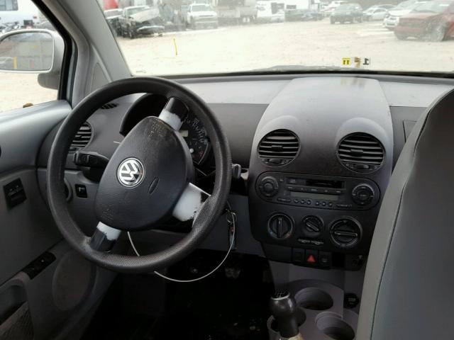 3VWCF21C8YM441378 - 2000 VOLKSWAGEN NEW BEETLE 银色 照片 9