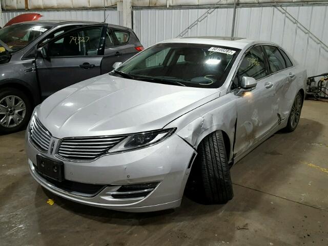 3LN6L2JK8DR814833 - 2013 LINCOLN MKZ SILVER photo 2