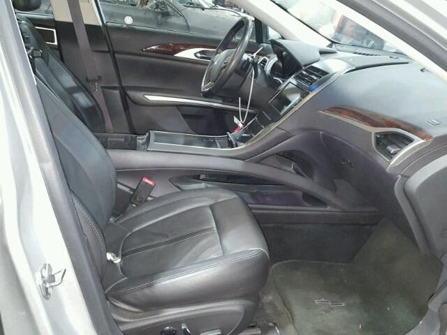 3LN6L2JK8DR814833 - 2013 LINCOLN MKZ Արծաթագույն լուսանկար 5