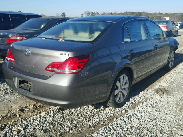 4T1BK36B47U210693 - 2007 TOYOTA AVALON XL GRAY photo 4