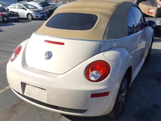 3VWRF31Y06M300605 - 2006 VOLKSWAGEN NEW BEETLE 白色 照片 4
