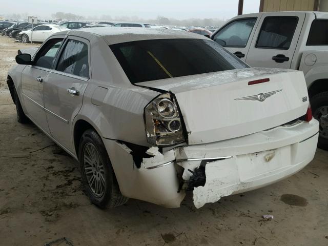 2C3CA5CV8AH159199 - 2010 CHRYSLER 300 TOURIN WHITE photo 3