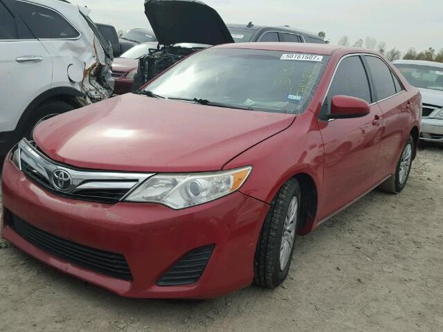 4T1BF1FK4CU530339 - 2012 TOYOTA CAMRY BASE RED photo 2