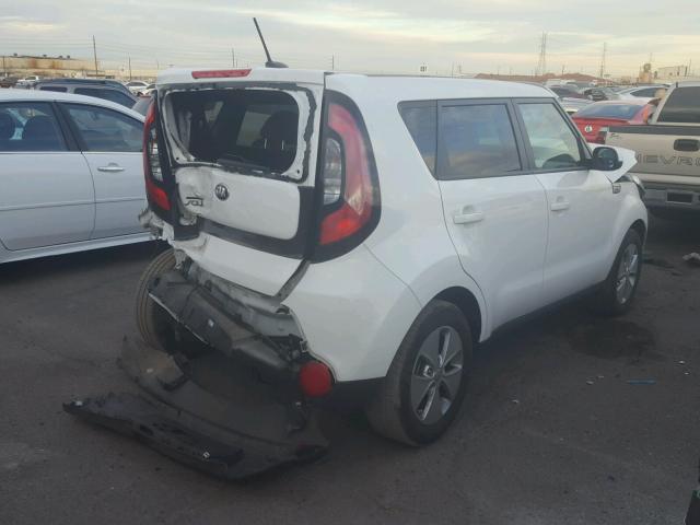 KNDJN2A23F7179703 - 2015 KIA SOUL WHITE photo 4